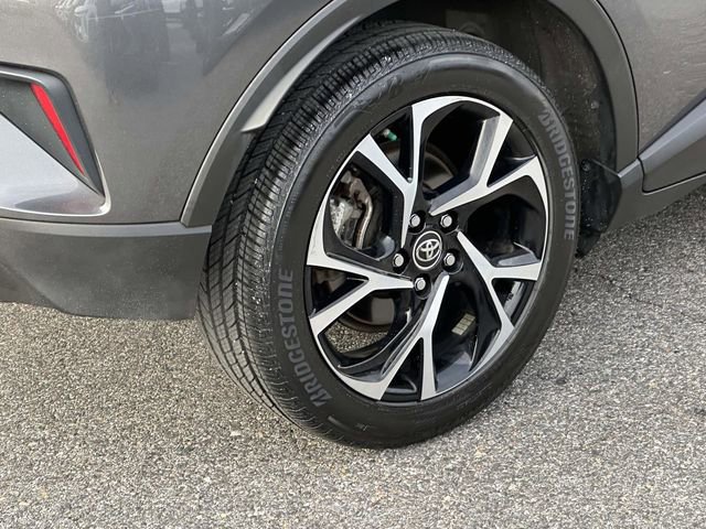 Used 2019 Toyota C-HR XLE image 29