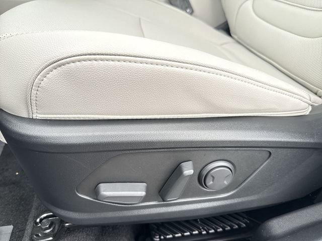 New 2025 Hyundai Tucson Limited image 37