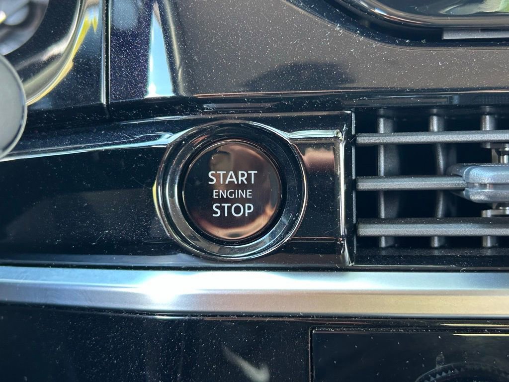 Used 2025 Nissan Pathfinder SV image 51