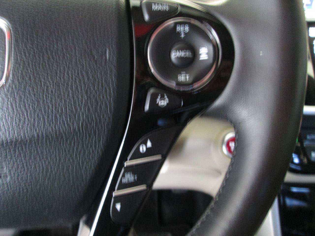 Used 2017 Honda Accord EX-L image 35