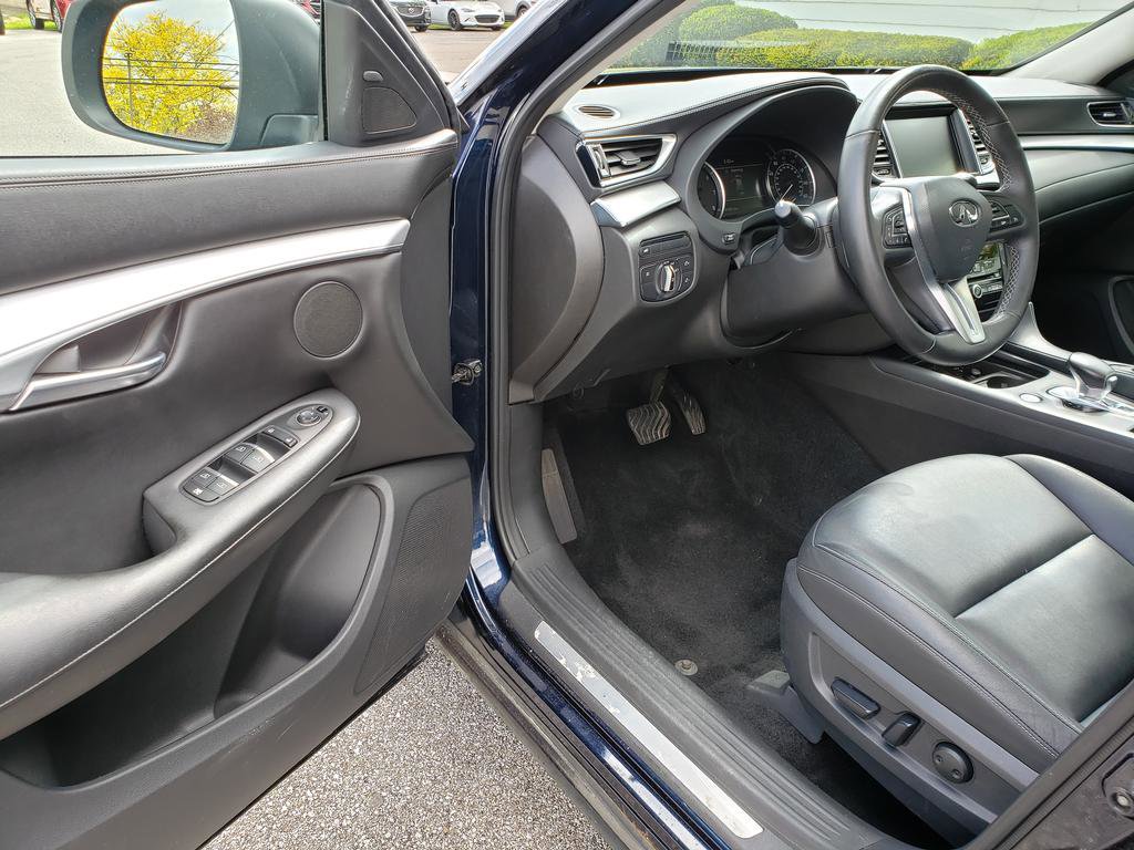 Used 2019 INFINITI QX50 Luxe w/ Cargo Package AWD/4WD image 8