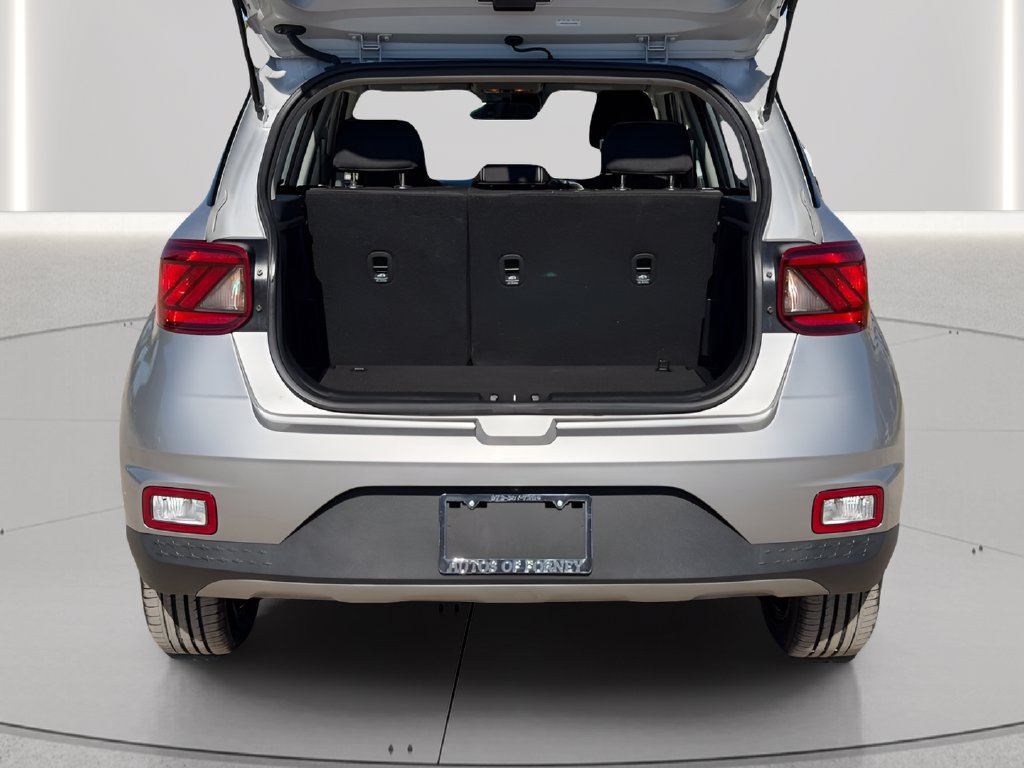 Used 2025 Hyundai Venue SEL FWD image 7