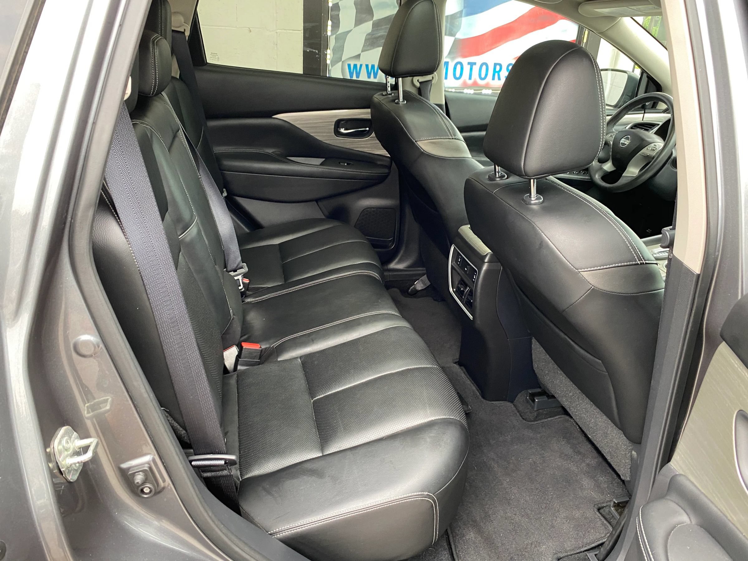 Used 2017 Nissan Murano Platinum w/ Platinum Technology Package AWD/4WD image 12