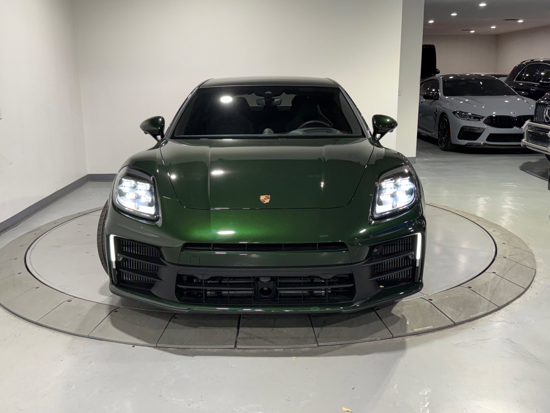 Used 2025 Porsche Panamera 4 image 5