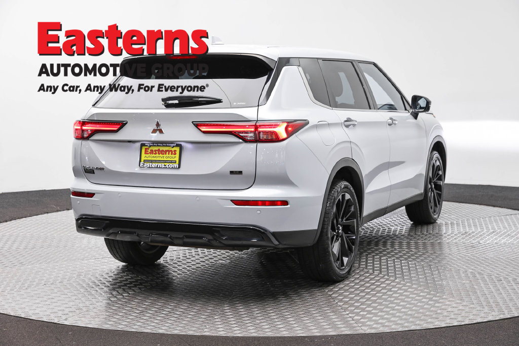 Used 2023 Mitsubishi Outlander SE Black Edition AWD/4WD image 7