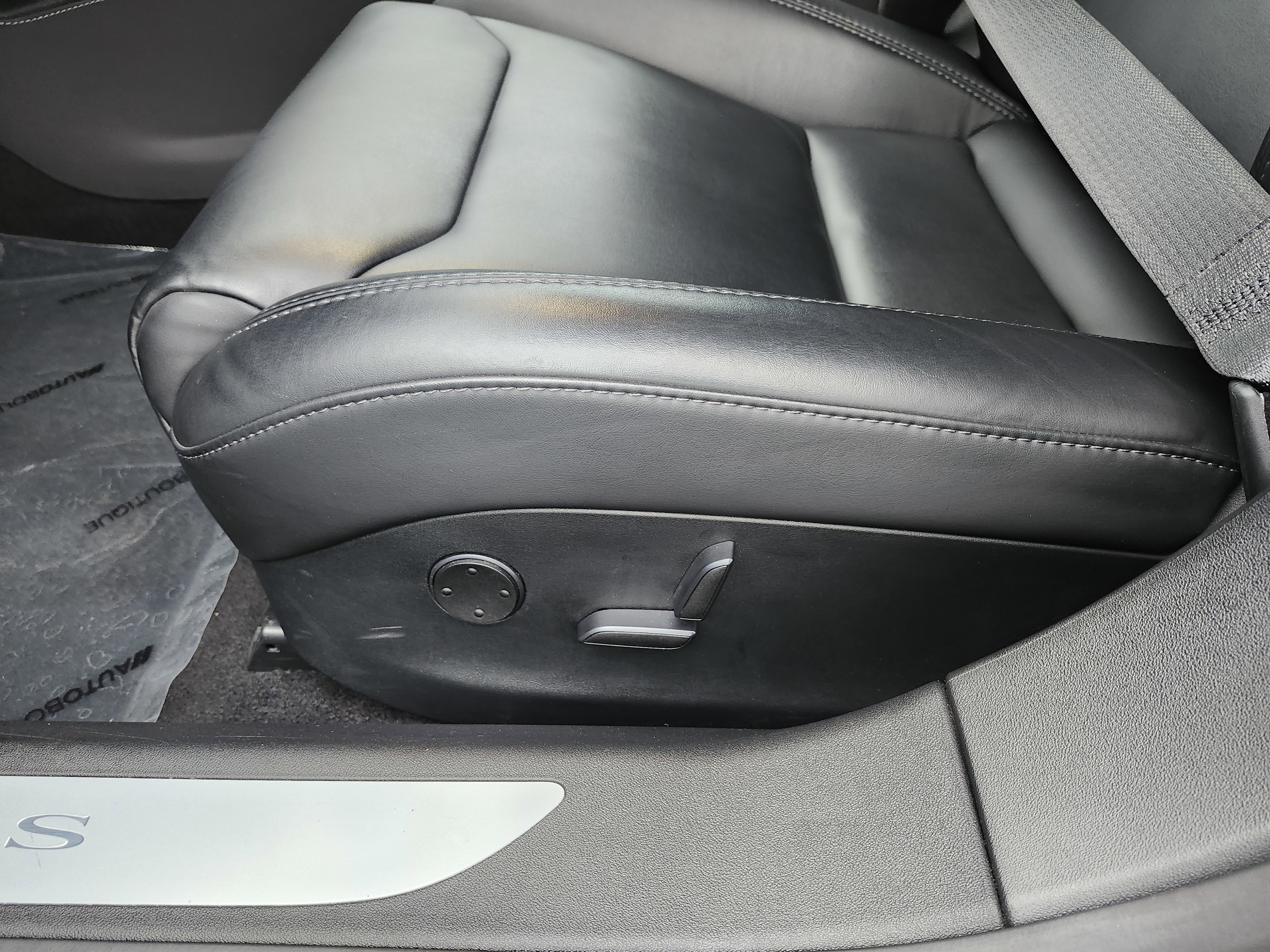 Used 2019 Tesla Model S Performance AWD/4WD image 28