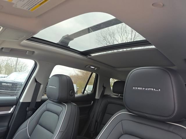 New 2026 GMC Terrain Denali w/ LPO, Floor Liner Package image 4