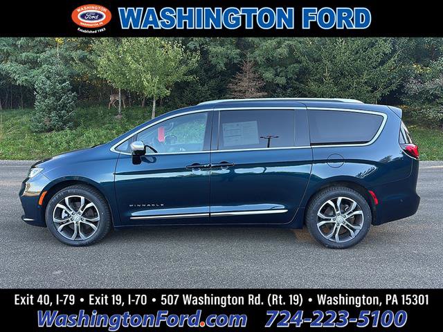 Used 2025 Chrysler Pacifica Pinnacle