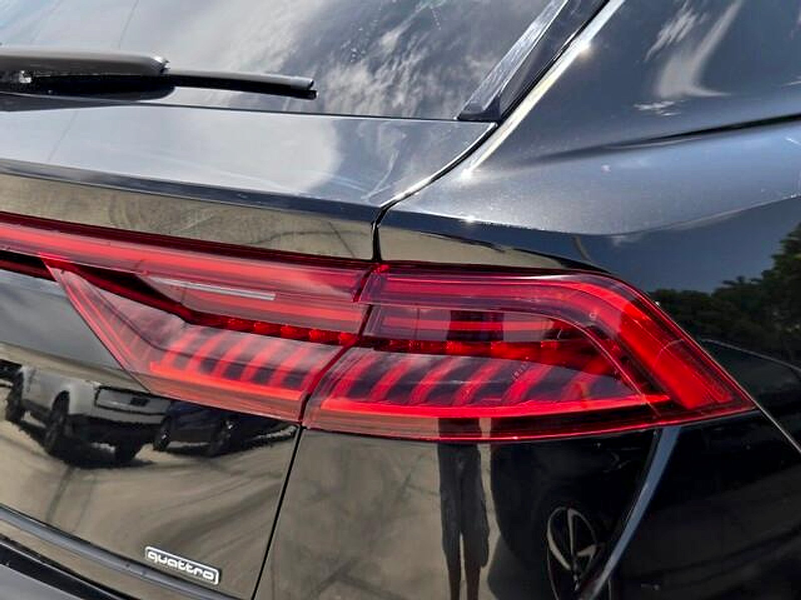 Used 2023 Audi Q8 Premium w/ Convenience Package AWD/4WD image 9
