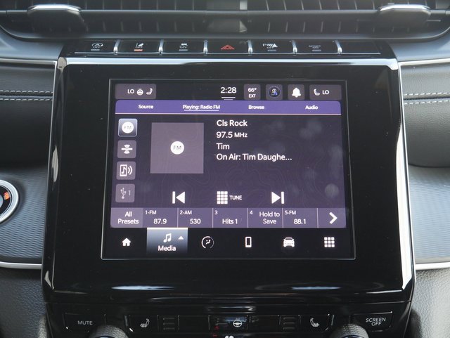 New 2025 Jeep Grand Cherokee Altitude image 21