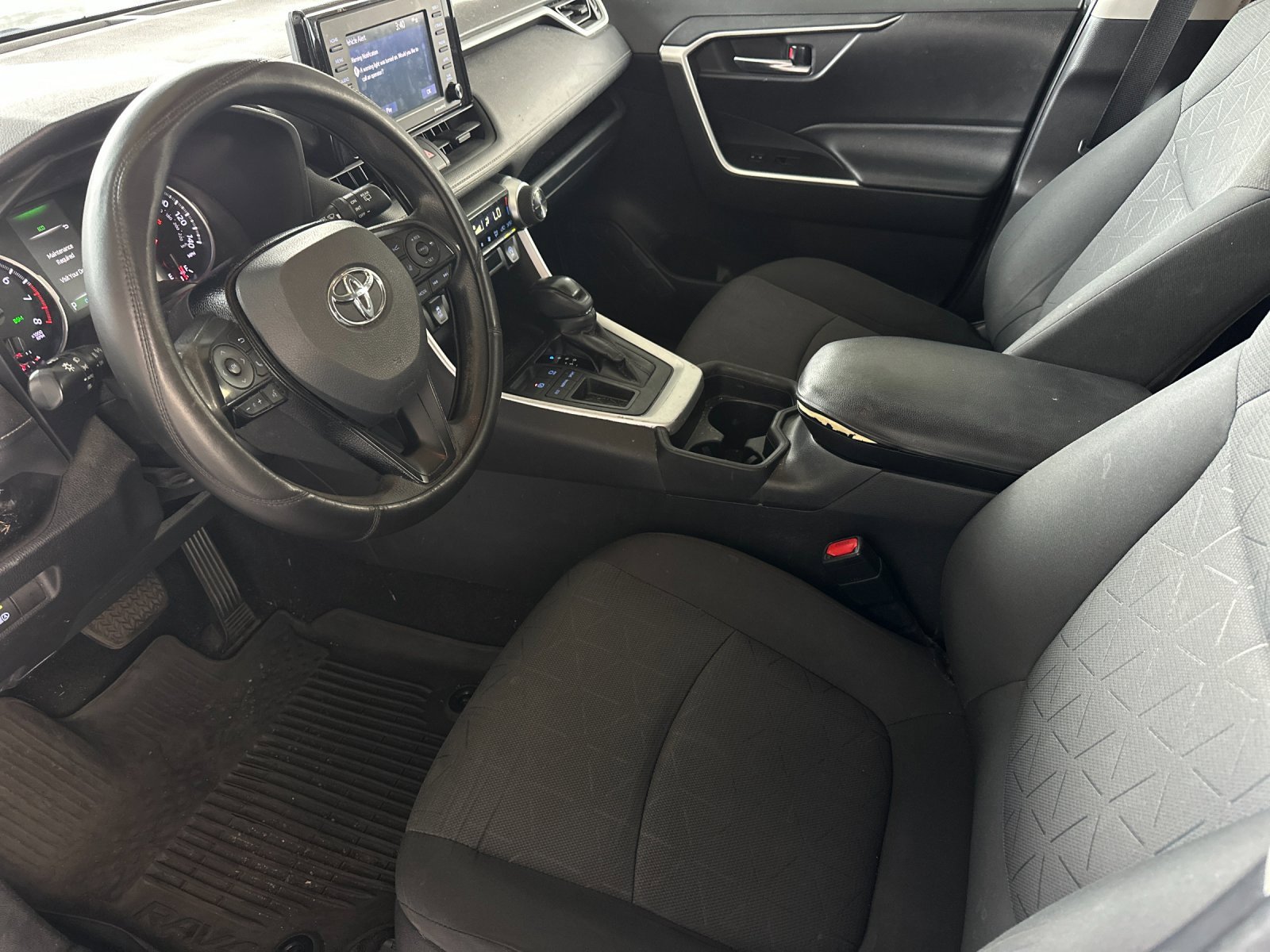 Used 2021 Toyota RAV4 XLE image 9