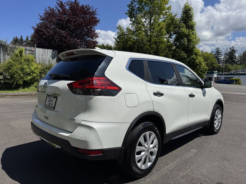 Used 2017 Nissan Rogue S w/ S Family Package image 4