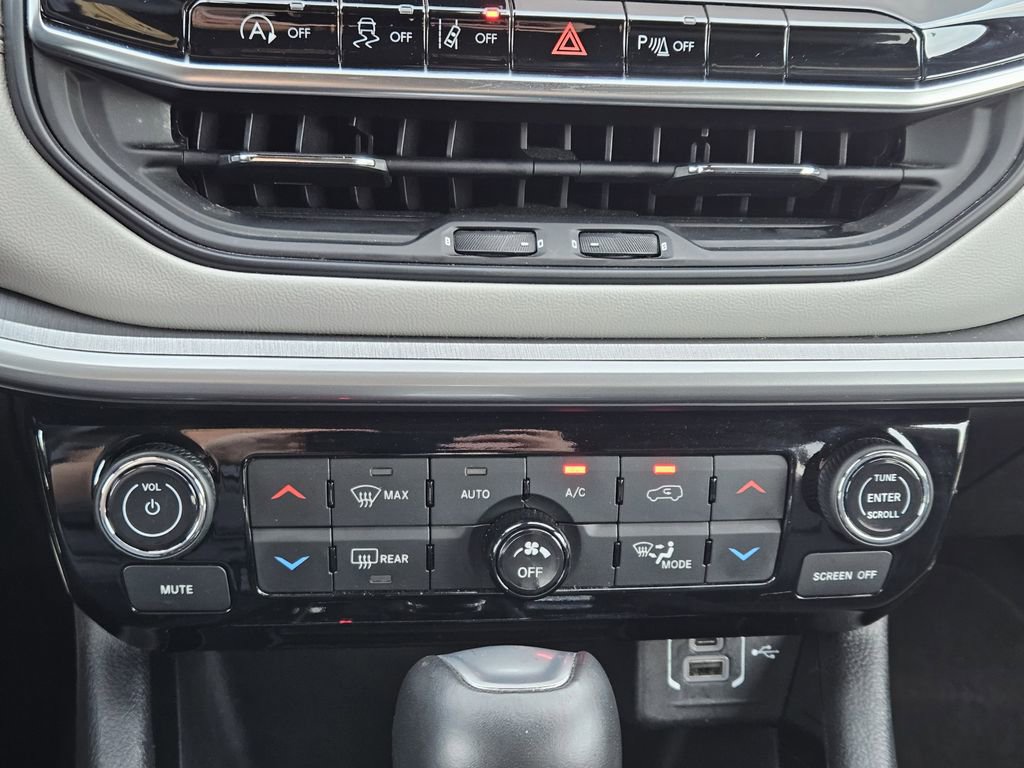 Used 2025 Jeep Compass Limited AWD/4WD image 23