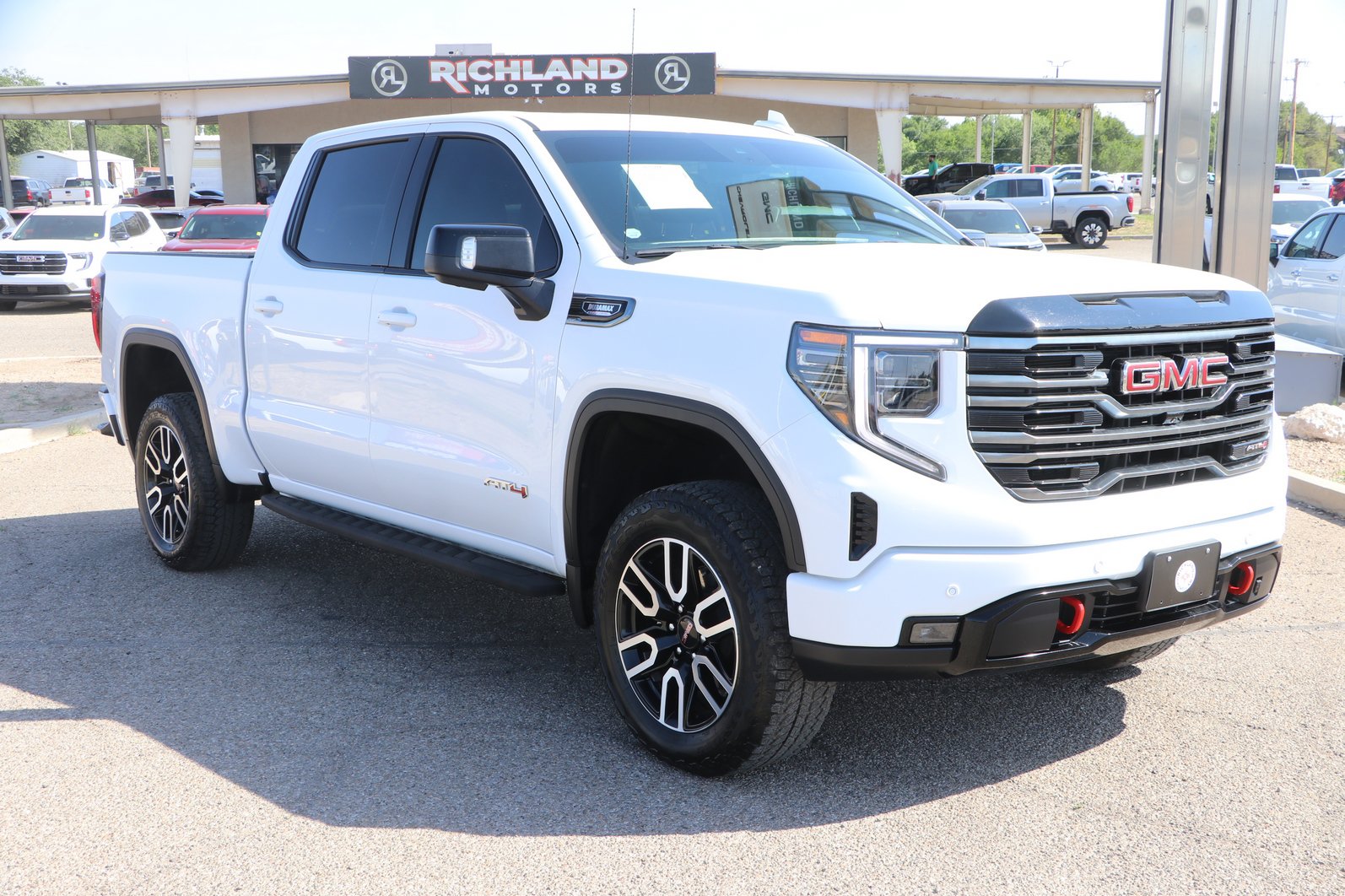 Used 2025 GMC Sierra 1500 AT4 w/ AT4 Premium Package AWD/4WD image 1