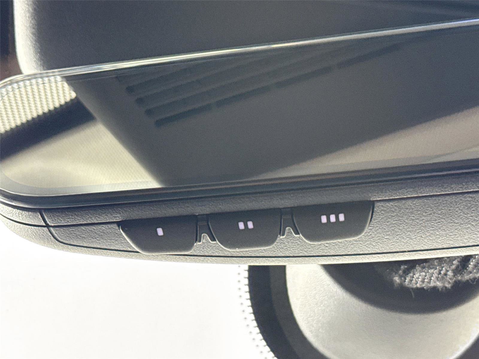 Used 2023 INFINITI QX50 Sensory image 22