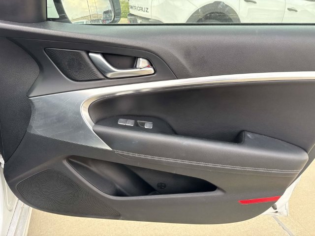 Used 2025 Genesis G70 2.5T RWD image 17
