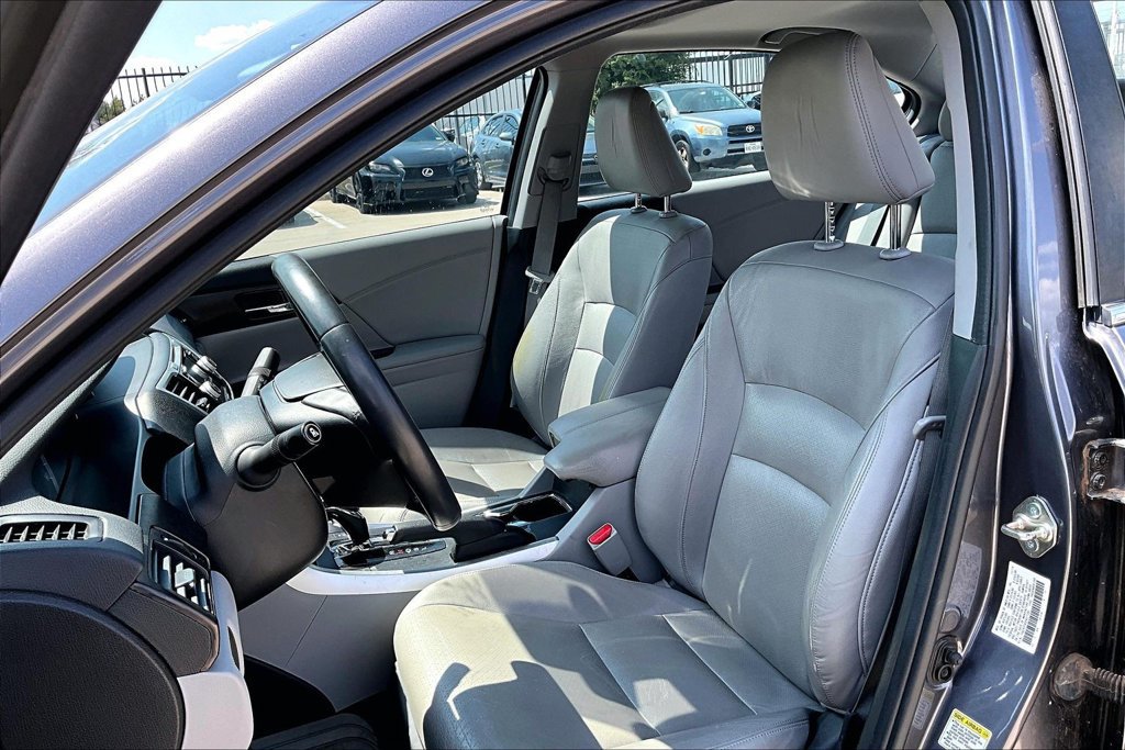 Used 2015 Honda Accord EX-L image 29
