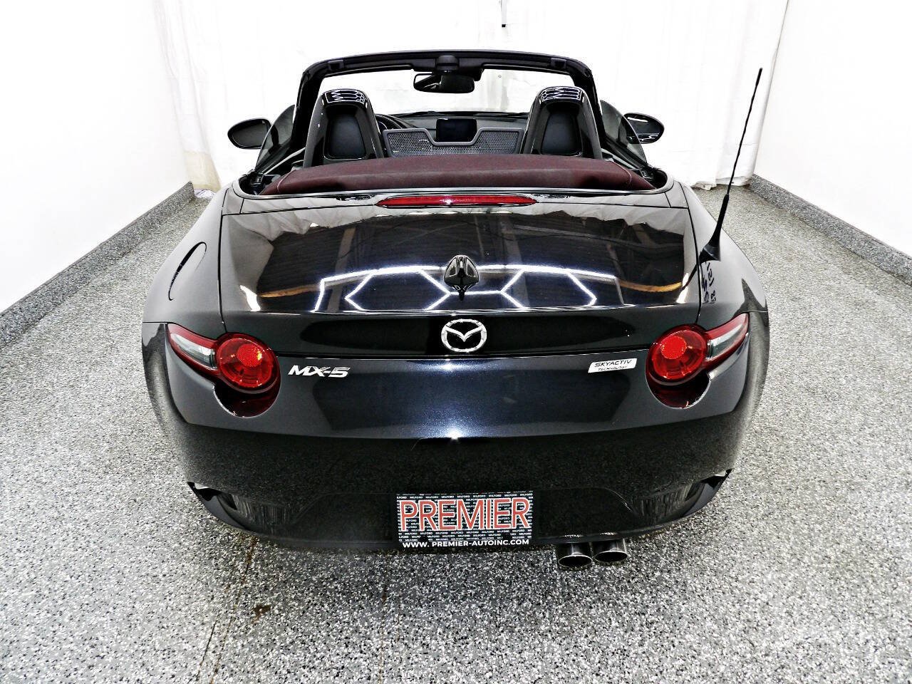 Used 2018 MAZDA MX-5 Miata Grand Touring RWD image 11