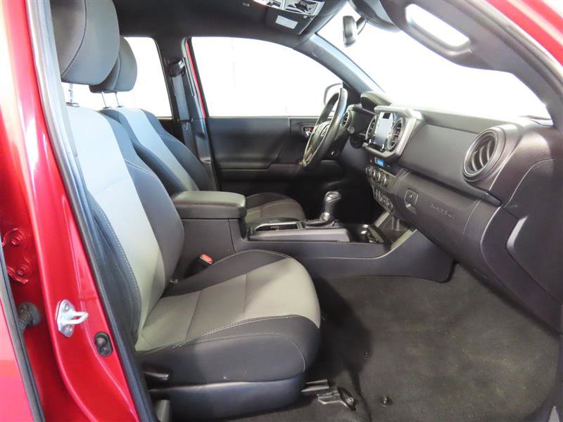 Used 2021 Toyota Tacoma TRD Off-Road w/ Technology Package image 32