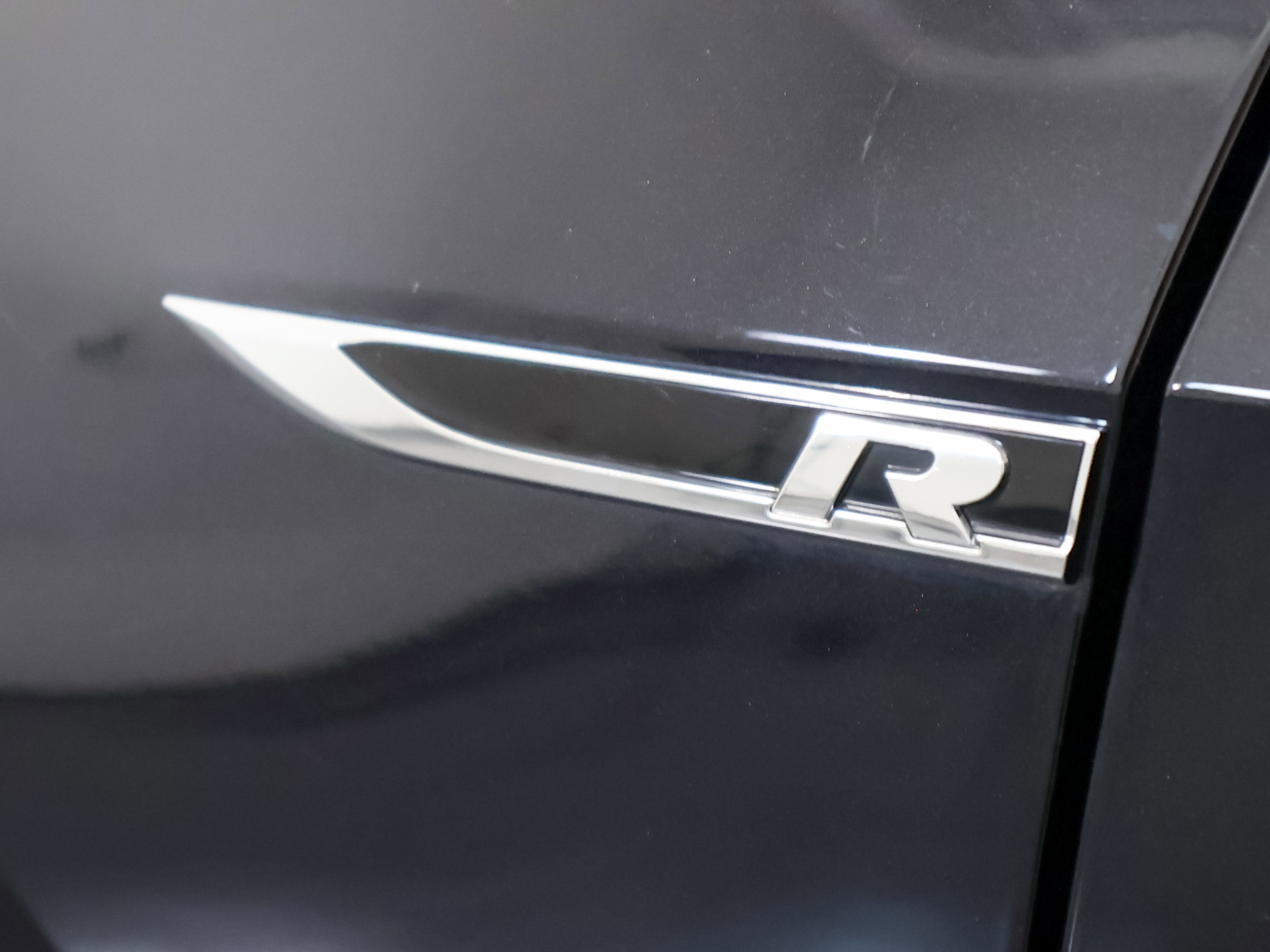 Used 2019 Volkswagen Golf R 4-Door image 40