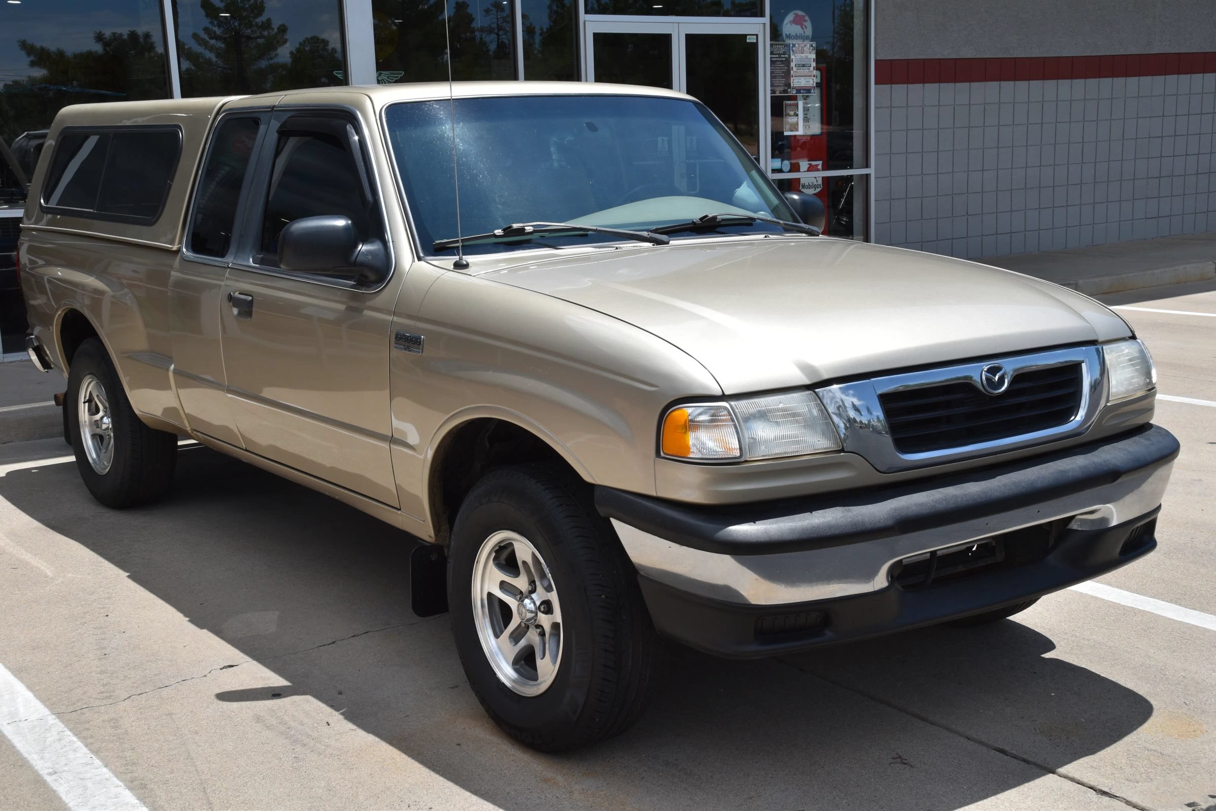 Used 2000 MAZDA B-Series Pickup 2WD Cab Plus B3000 image 2