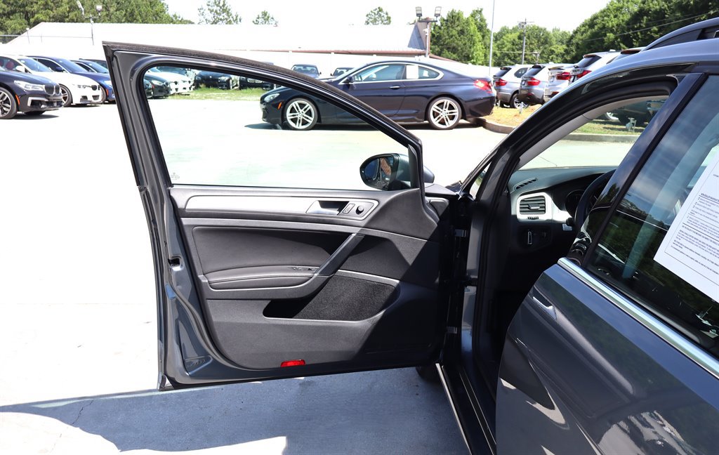 Used 2015 Volkswagen Golf TDI S FWD image 30