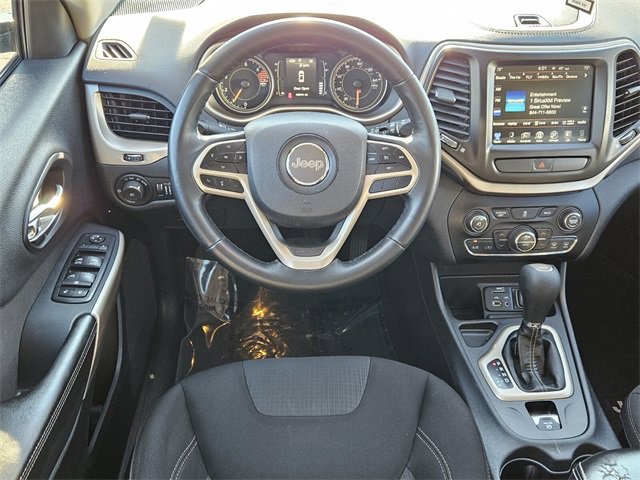 Used 2017 Jeep Cherokee Latitude w/ Comfort/Convenience Group image 10