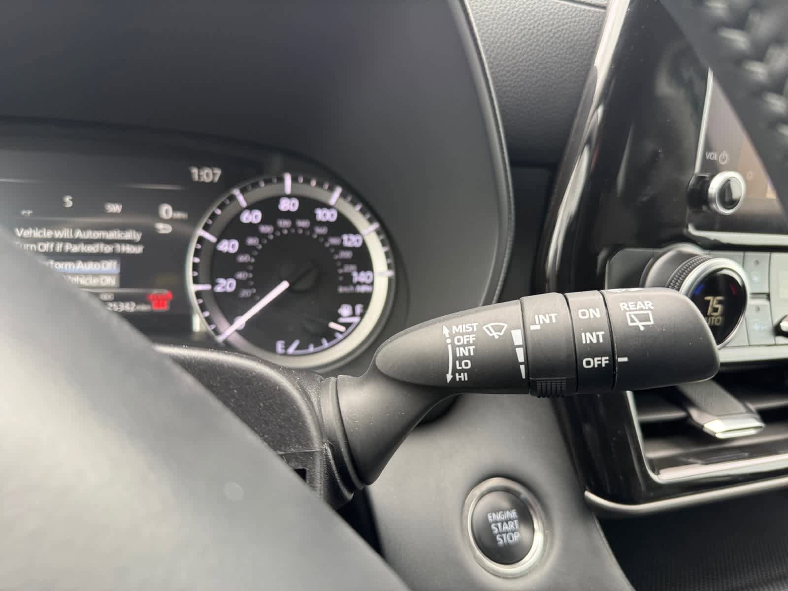 Used 2025 Toyota Highlander LE image 19