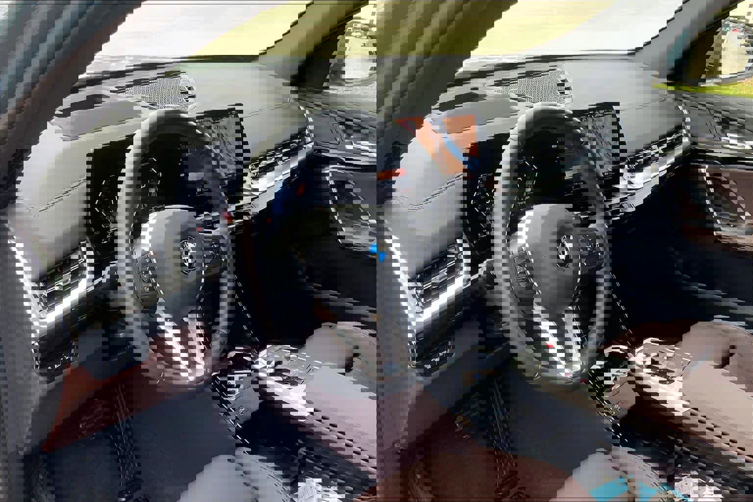 Certified 2025 BMW X2 xDrive28i image 17