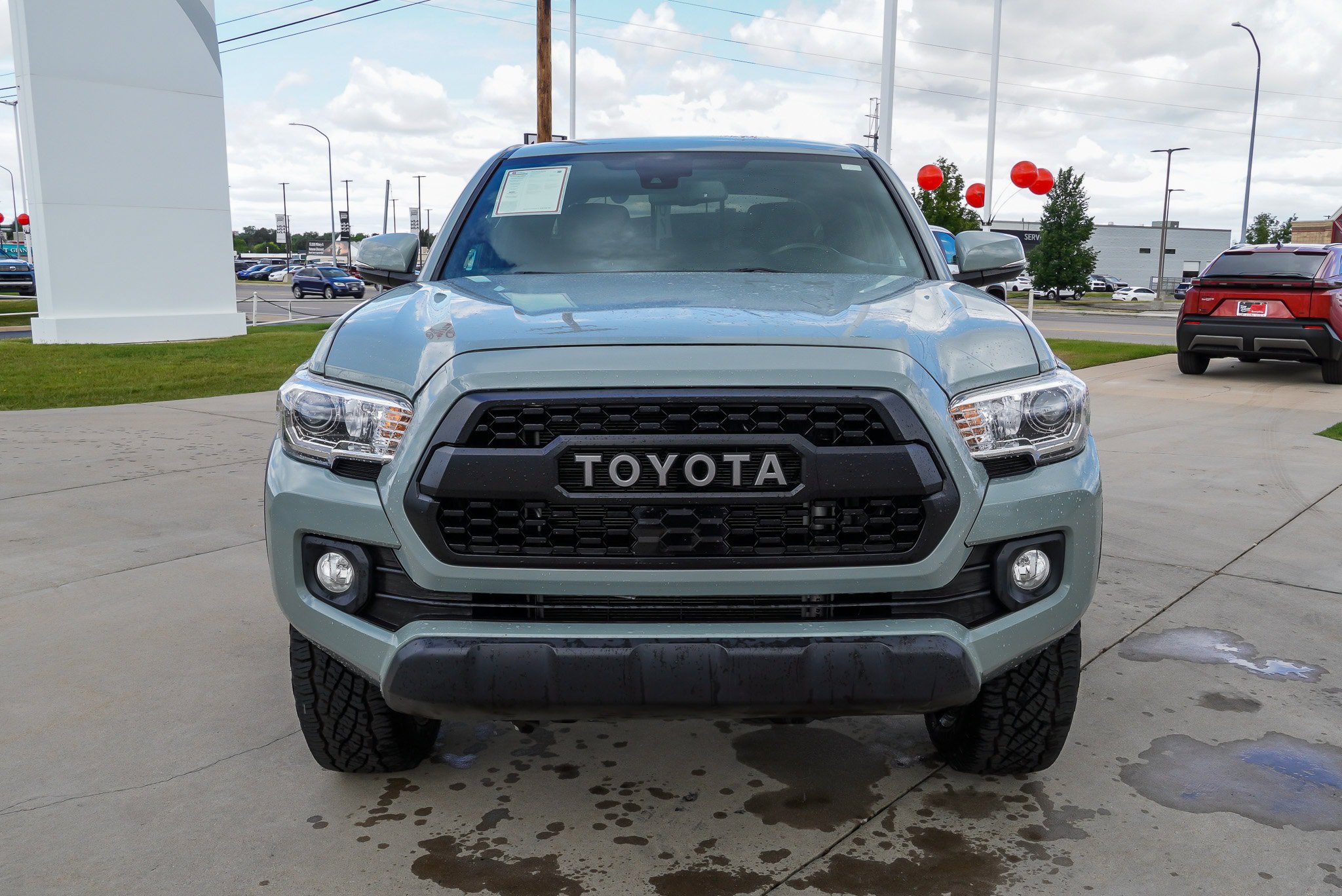 Certified 2022 Toyota Tacoma TRD Off-Road AWD/4WD image 3