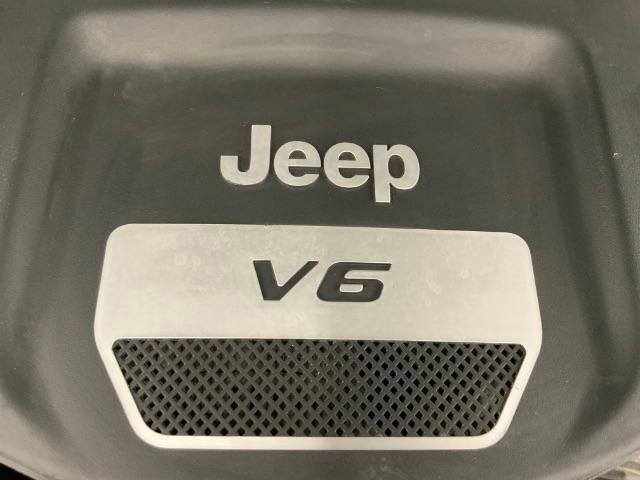 Used 2017 Jeep Wrangler Unlimited Rubicon w/ Connectivity Group image 33