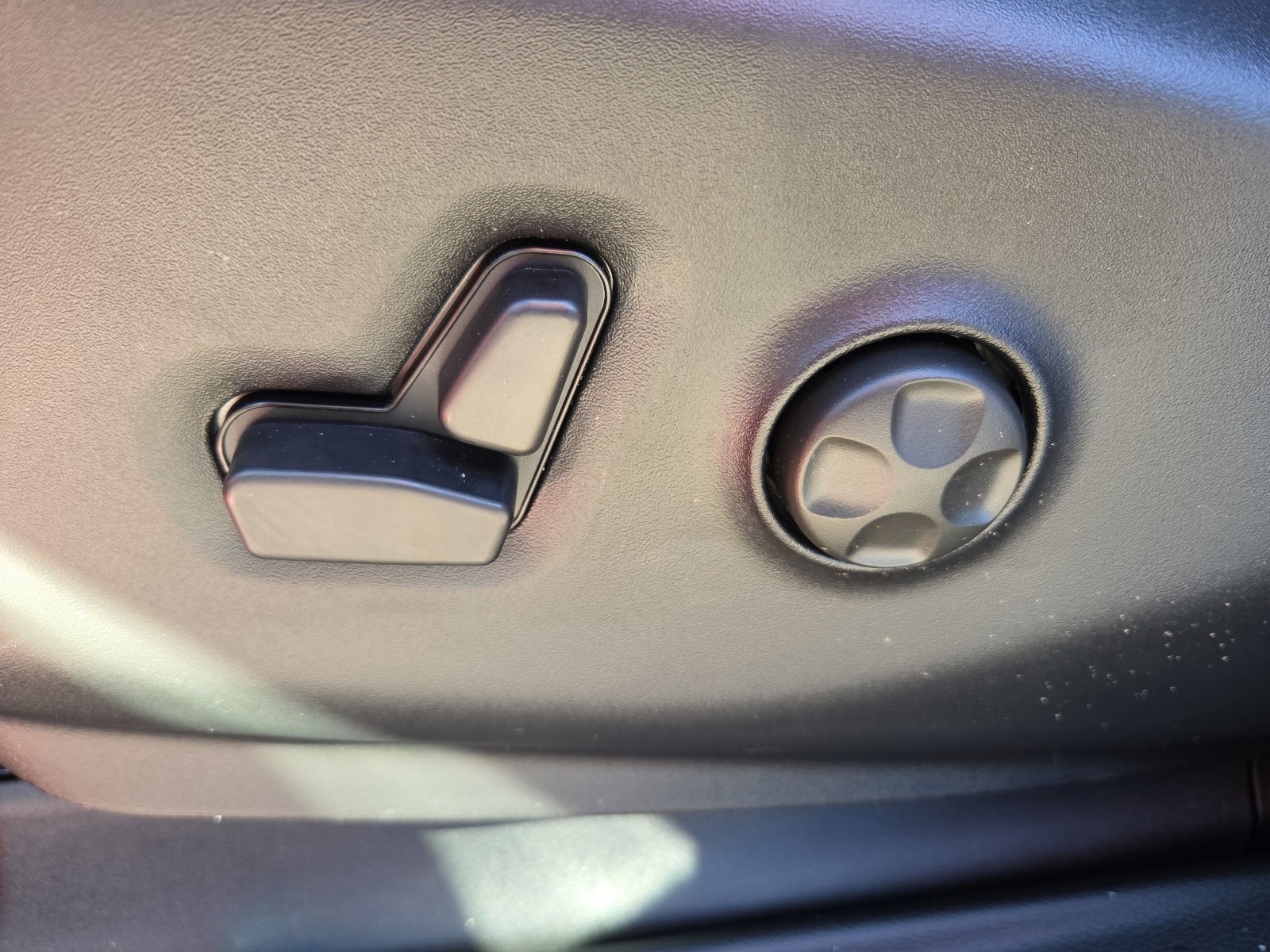 New 2026 Chrysler Pacifica Select w/ S Appearance Package image 16