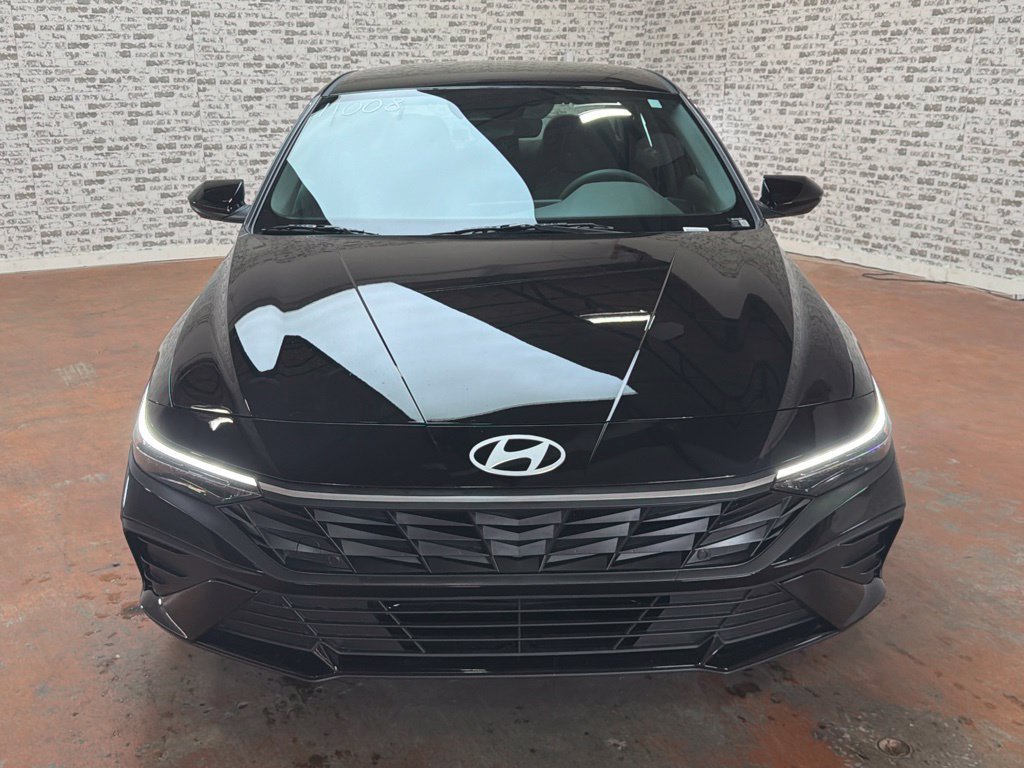 New 2026 Hyundai Elantra SE FWD image 2