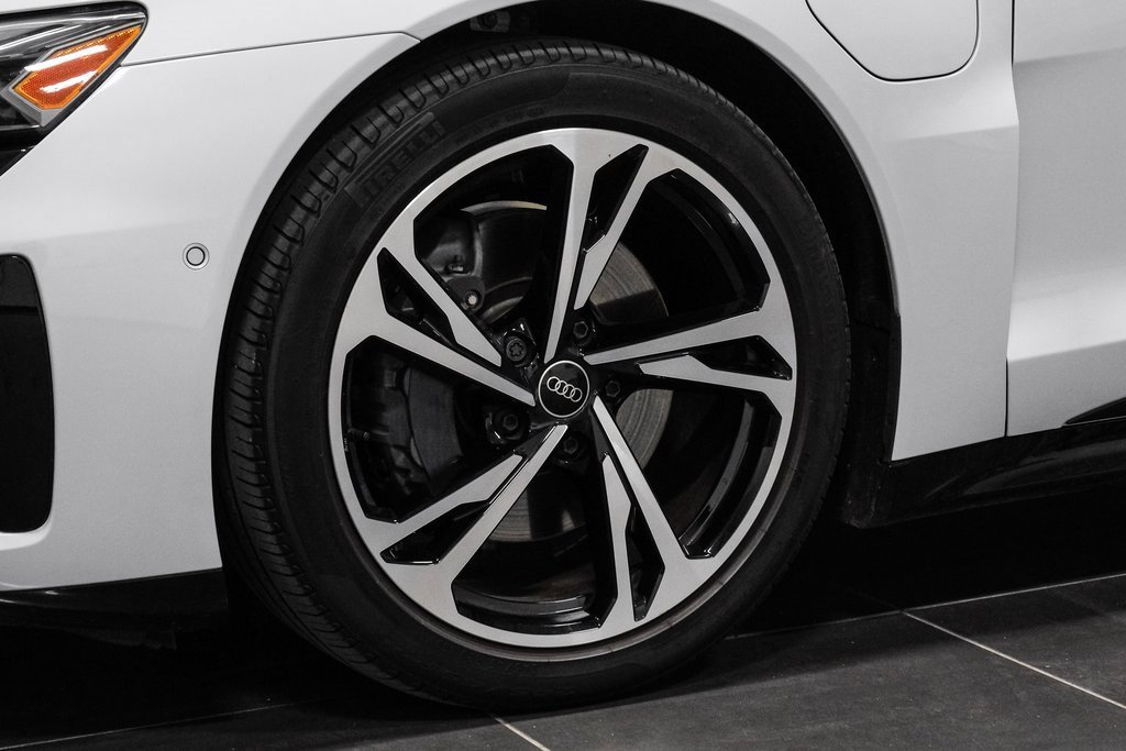 Used 2024 Audi e-tron GT Prestige image 54