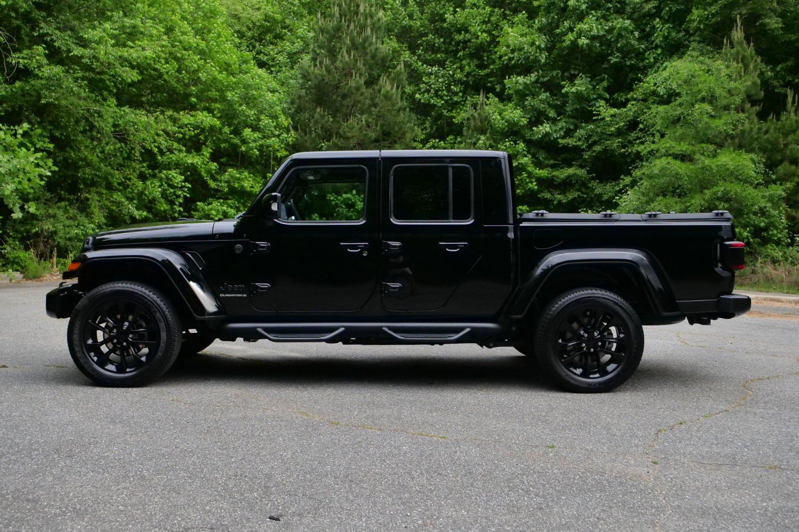 Used 2023 Jeep Gladiator Overland AWD/4WD image 30