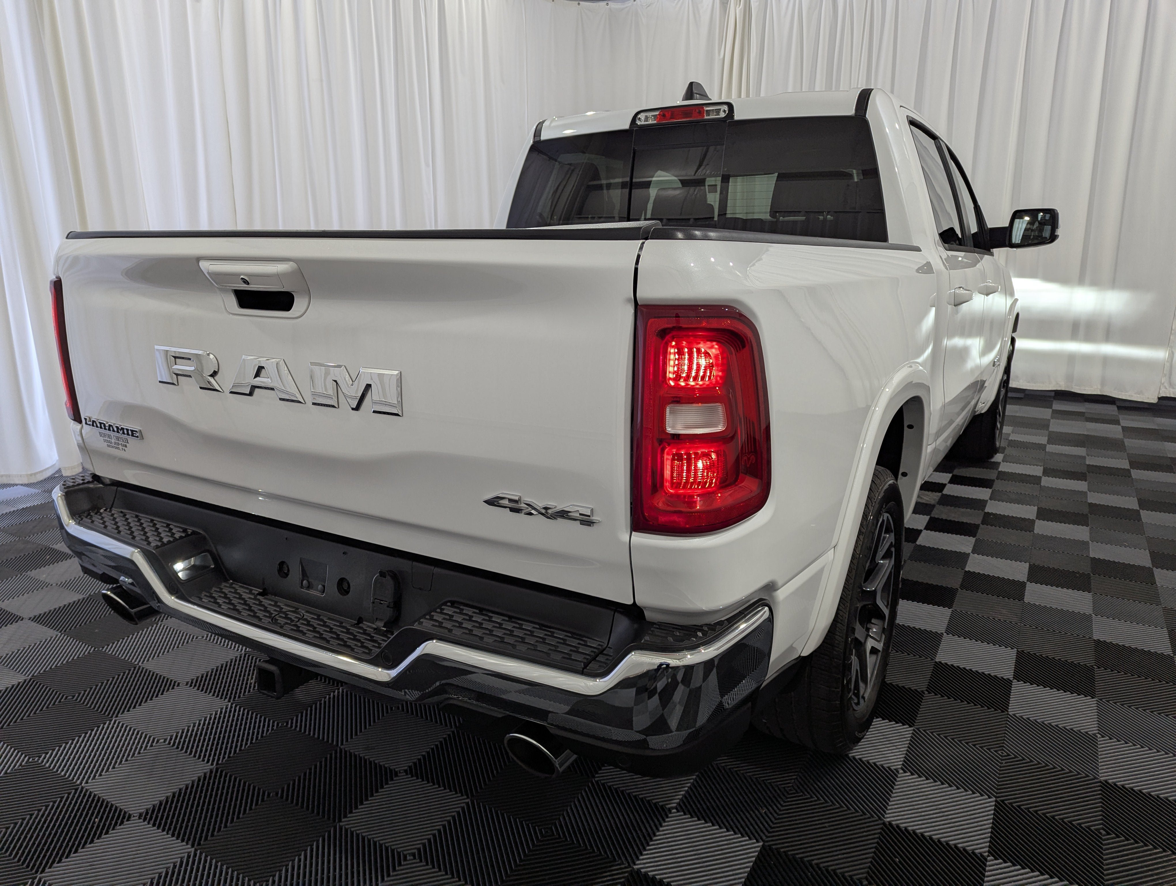 Used 2026 RAM 1500 Laramie AWD/4WD image 9