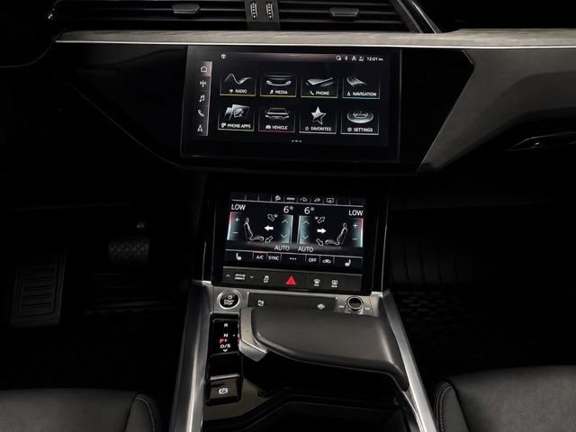 Used 2021 Audi e-tron Premium AWD/4WD image 29
