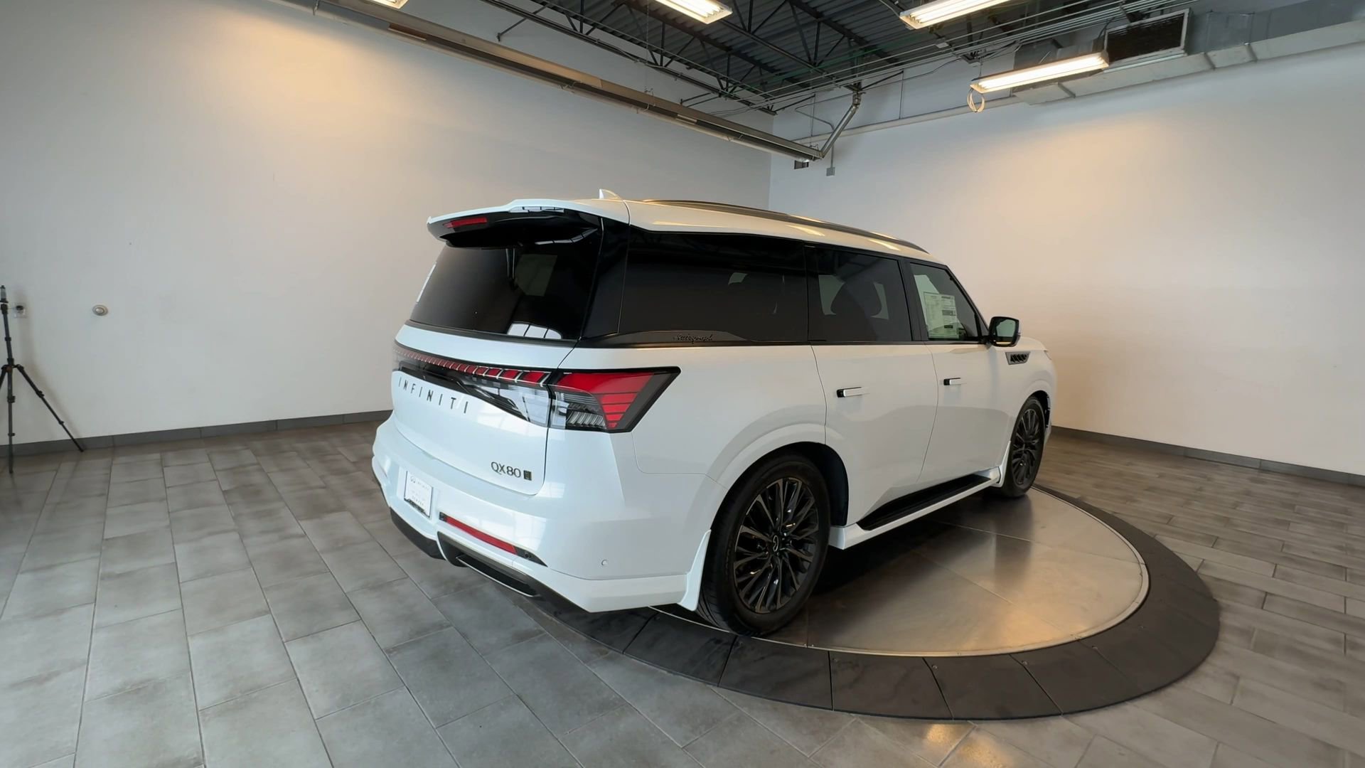 New 2026 INFINITI QX80 Autograph w/ Premium Cargo Package AWD/4WD image 8