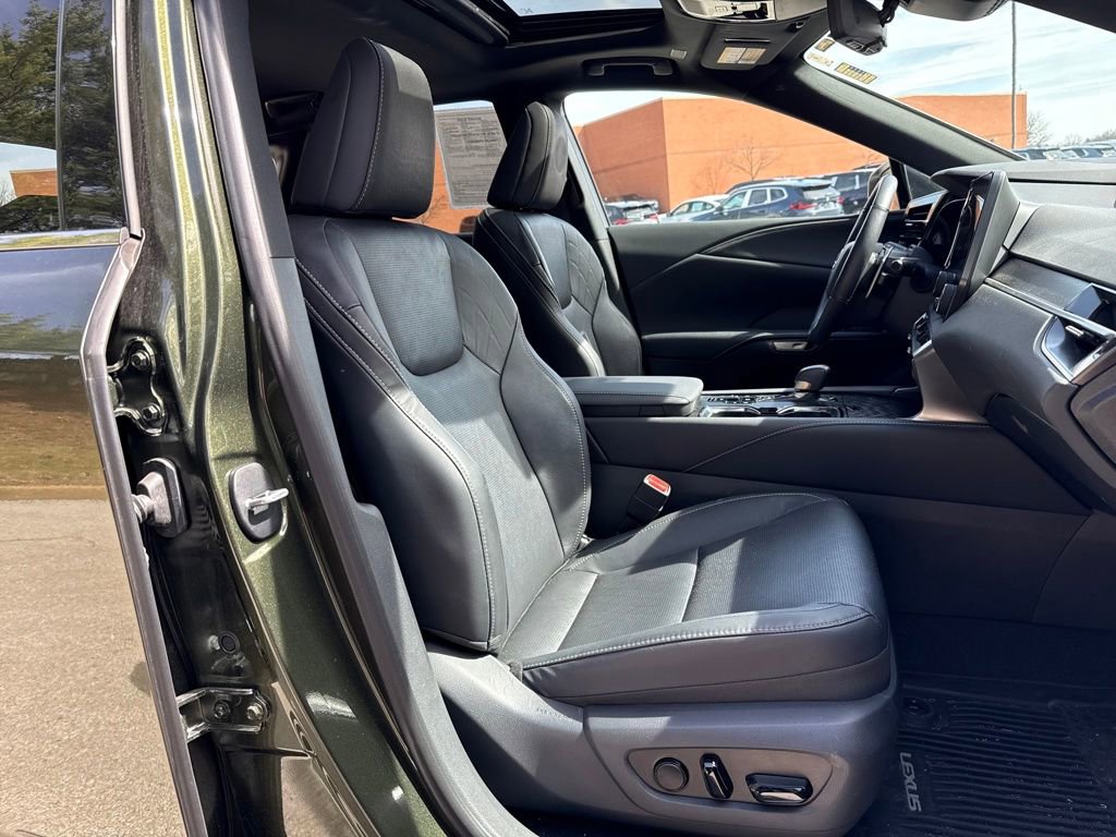 Used 2024 Lexus RX 350 Premium Plus w/ Convenience Package image 31