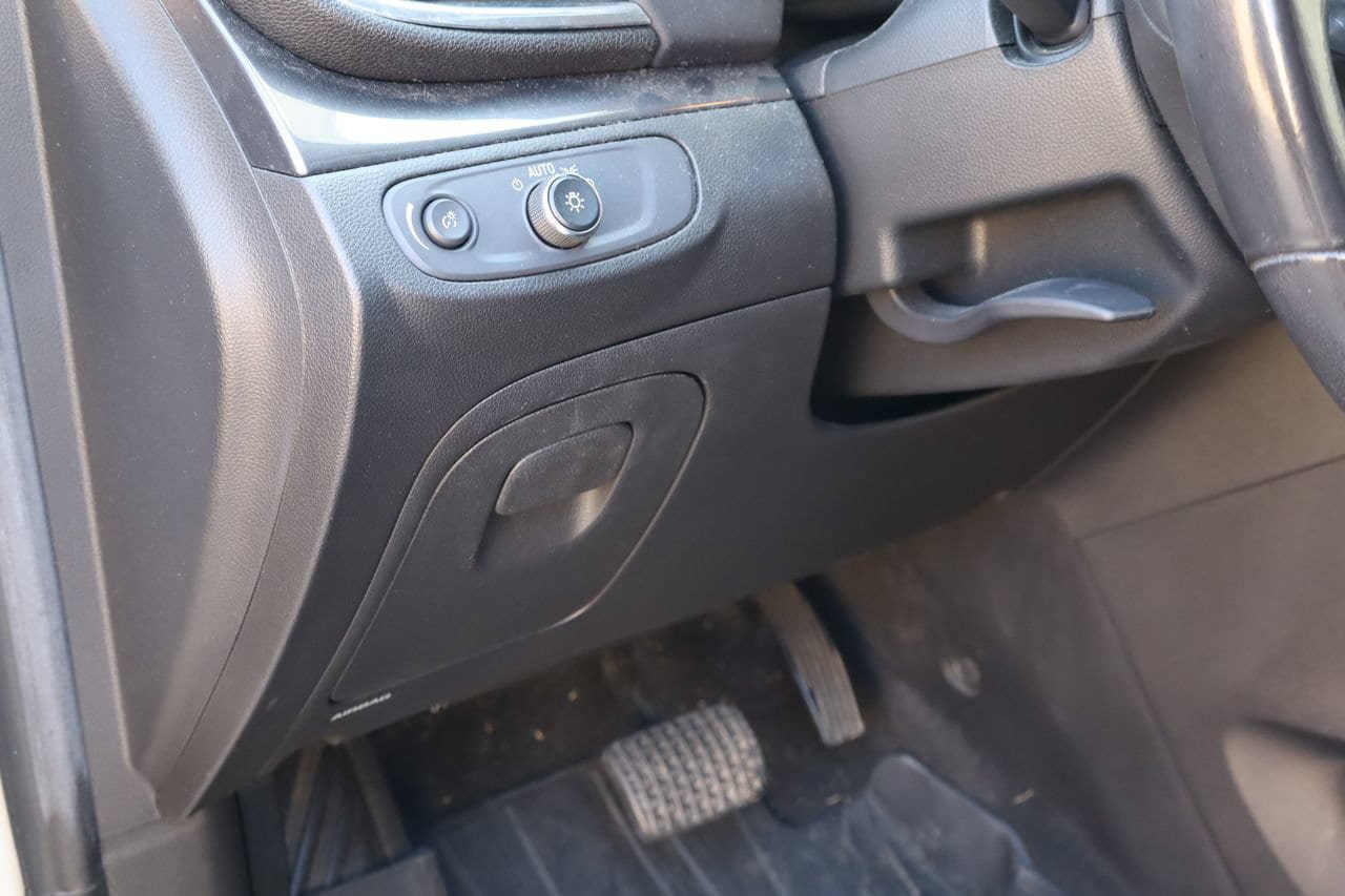 Used 2020 Buick Encore Preferred FWD image 19