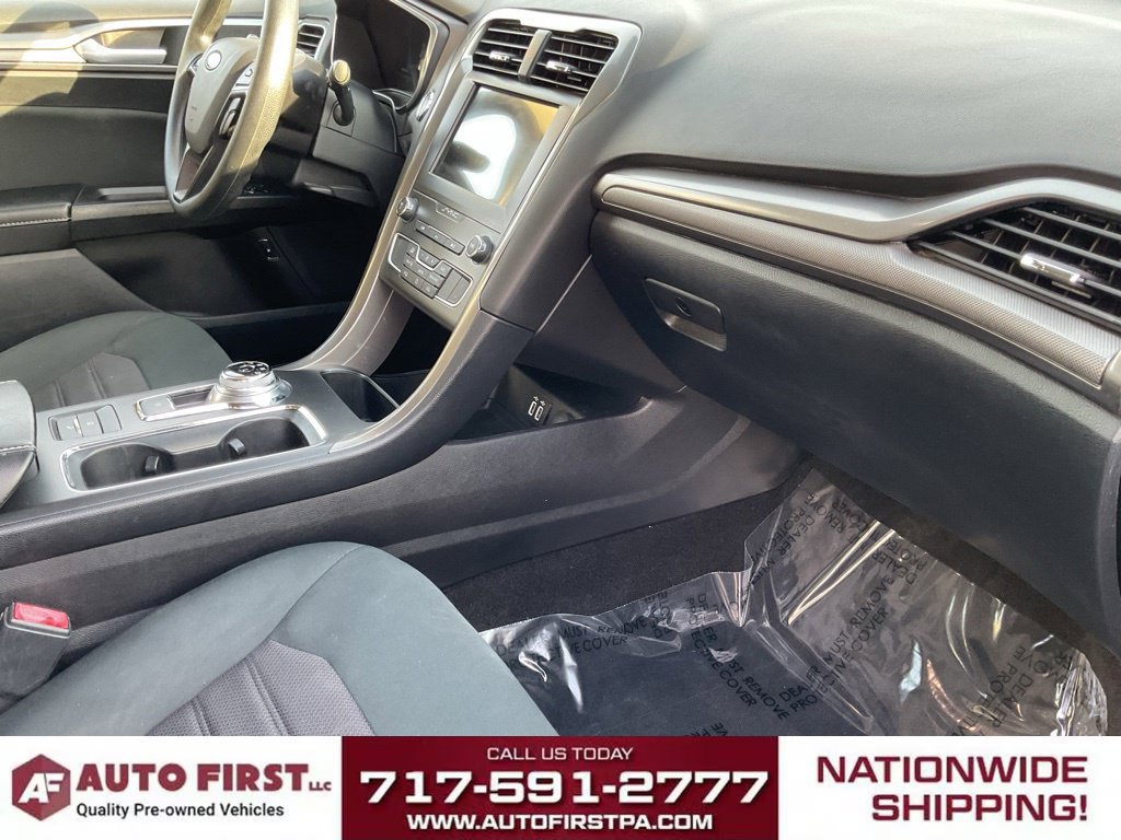 Used 2020 Ford Fusion SE FWD image 20