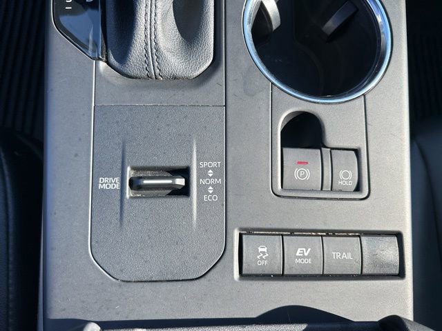 Used 2021 Toyota Highlander XLE AWD/4WD image 50