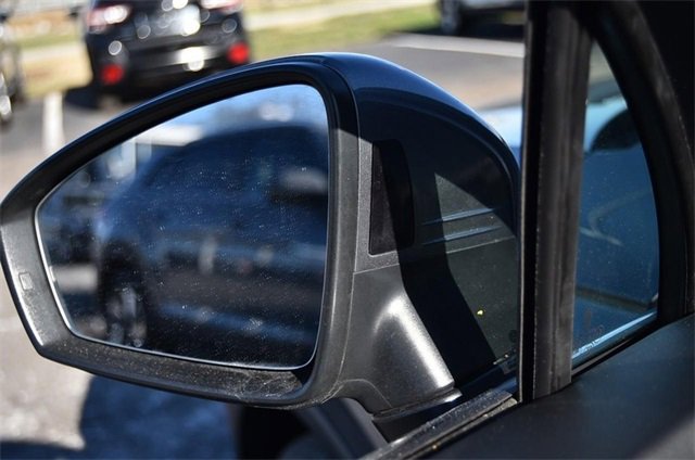 Certified 2022 Volkswagen Tiguan SE w/ Panoramic Sunroof Package image 10