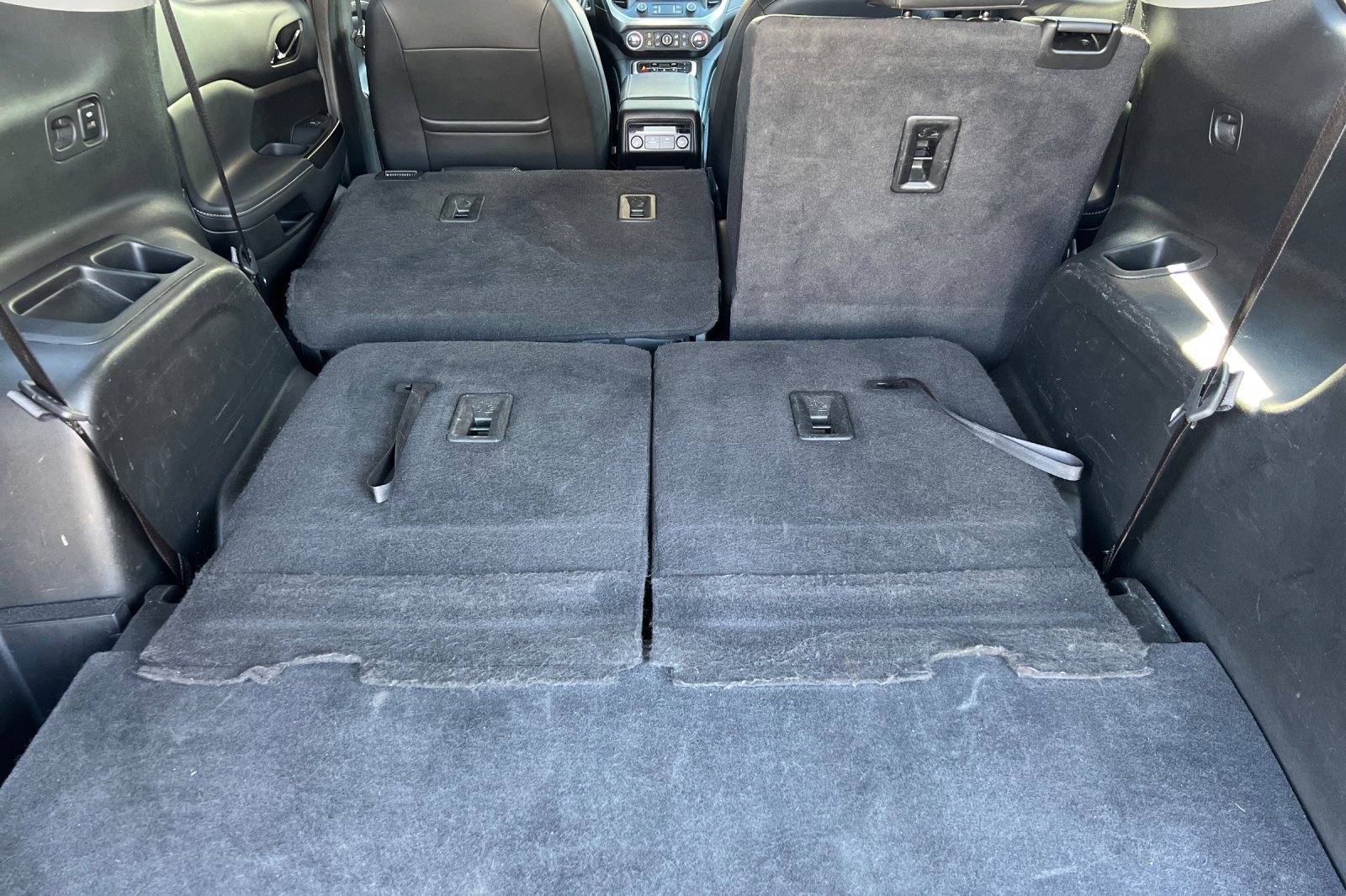 Used 2023 GMC Acadia SLT image 21