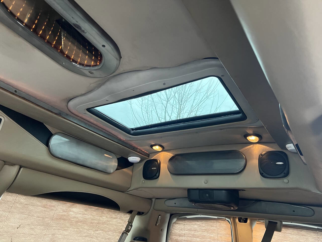 Used 2014 GMC Savana 1500 image 42