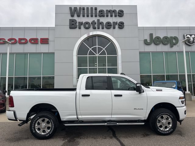 New 2026 RAM 2500 Big Horn AWD/4WD image 4