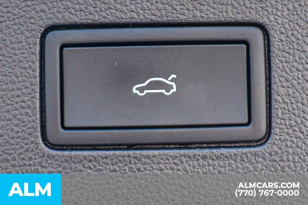Used 2025 Volkswagen Atlas Cross Sport SE FWD image 23