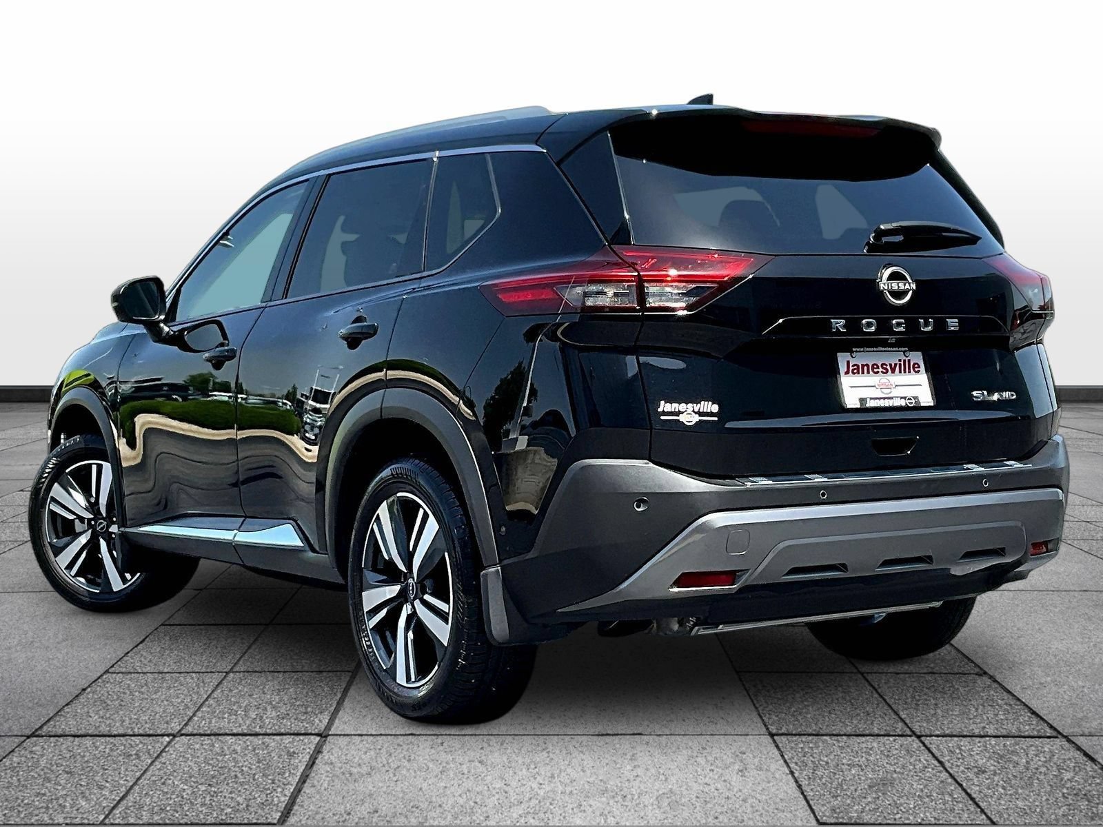 Certified 2023 Nissan Rogue SL w/ SL Premium Package AWD/4WD image 5