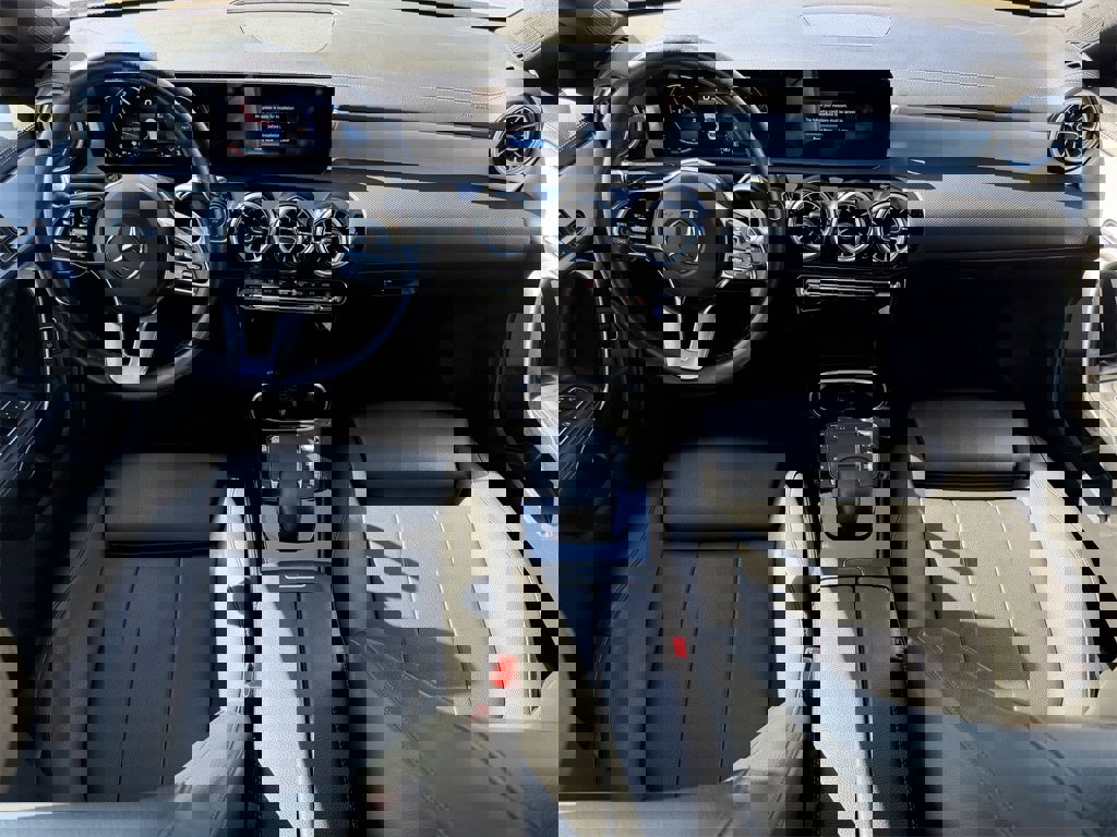 Used 2023 Mercedes-Benz CLA 250 image 12