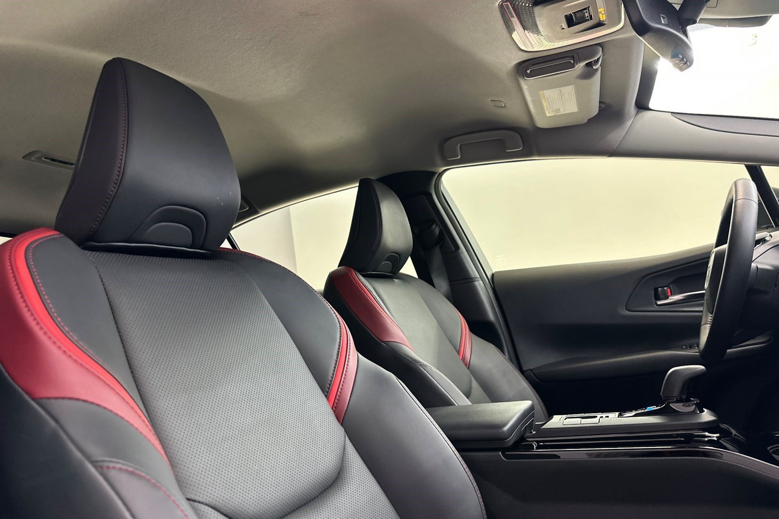 Used 2024 Toyota Prius Prime FWD image 26